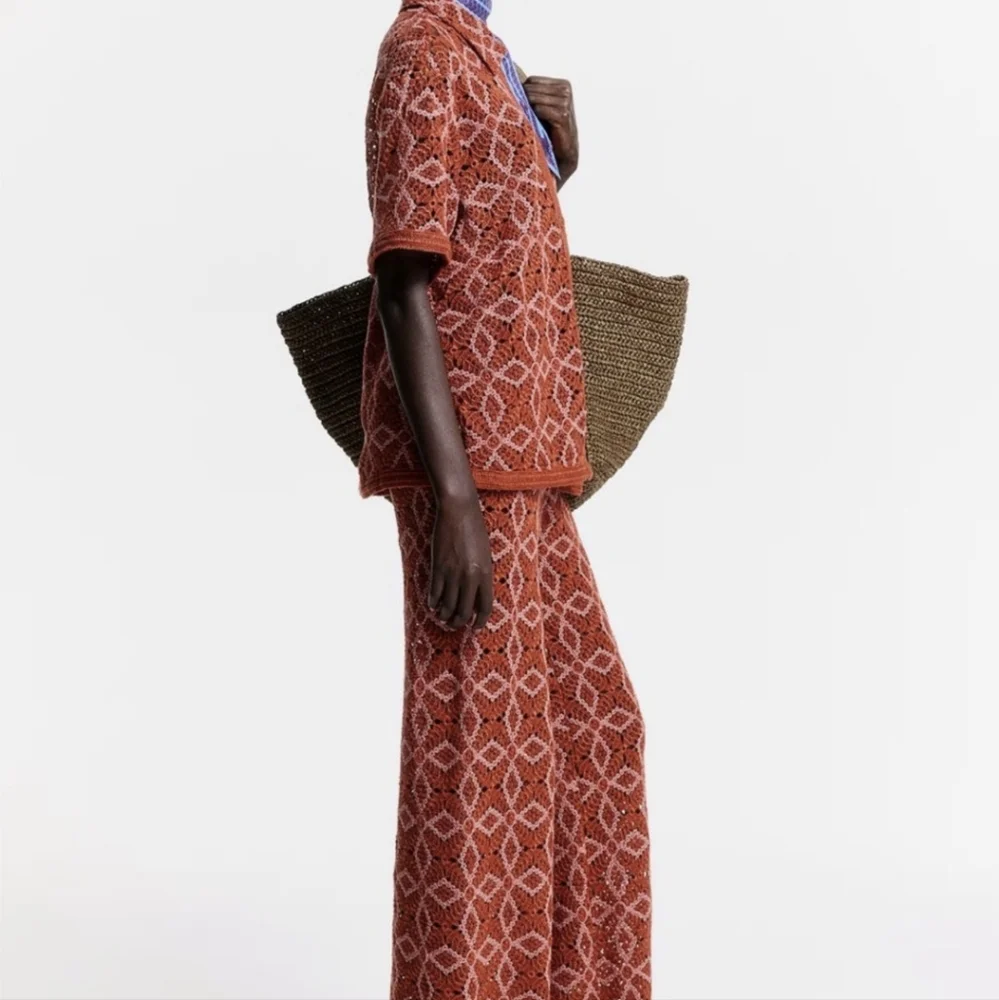 *LAST CHANCE* THE WHITE LOTUS x H&M CROCHETED PANTS, Orange Crochet Pants - Picture 6 of 12